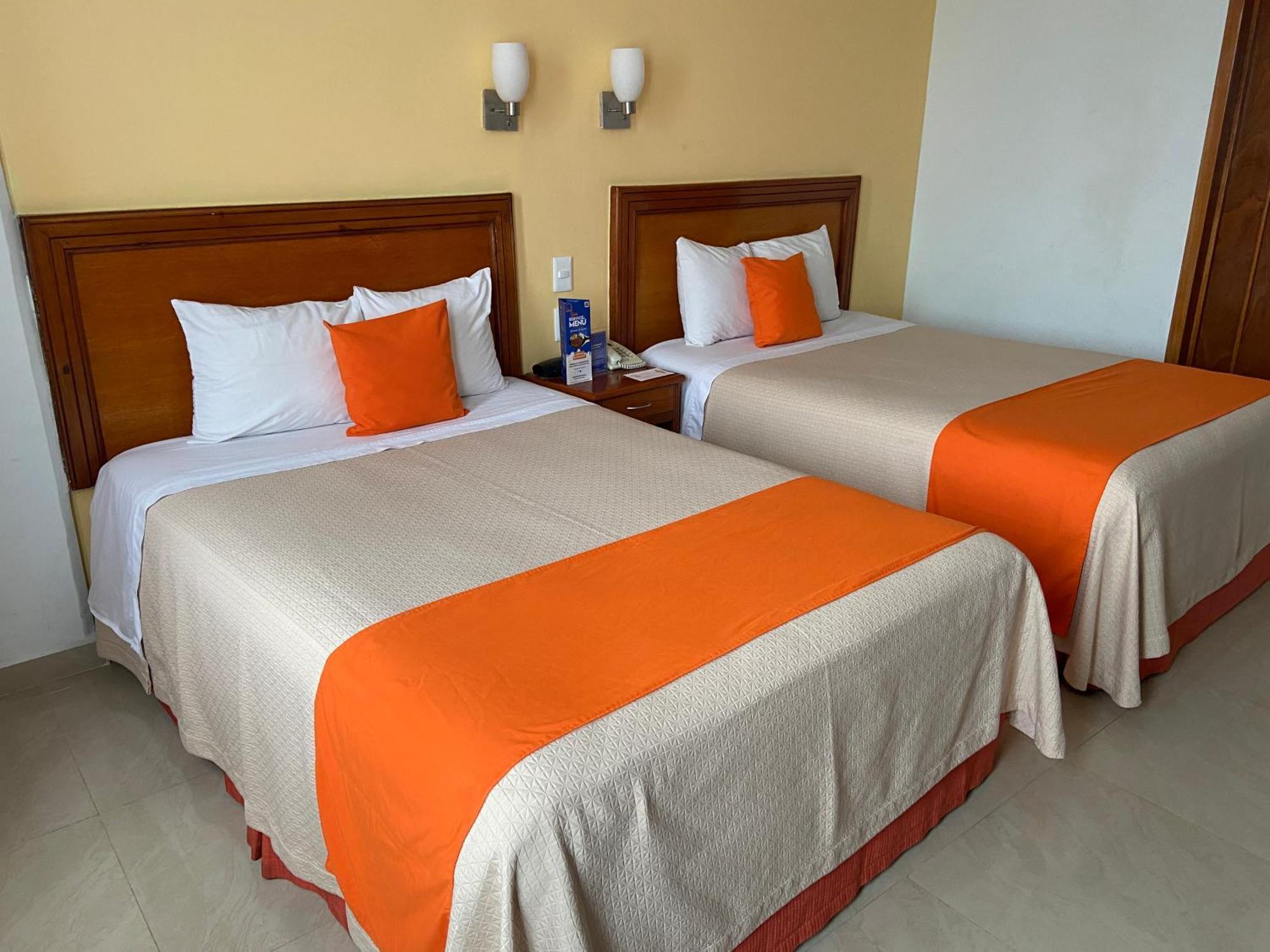 Hotel Baez Carrizal فيلاهيرموسا المظهر الخارجي الصورة